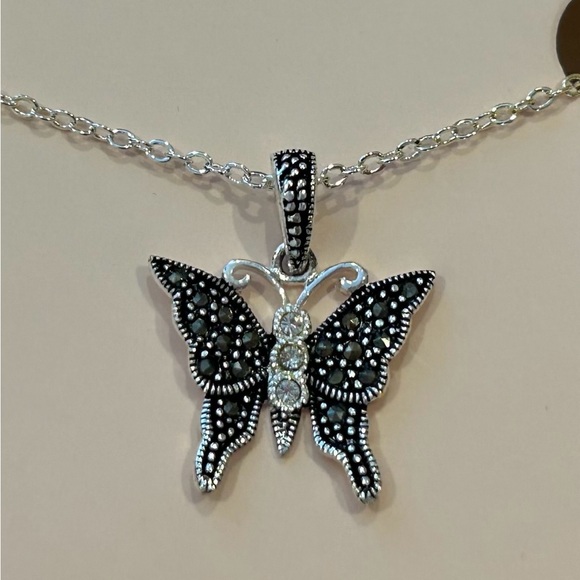 Jewelry - Butterfly Necklace 🦋